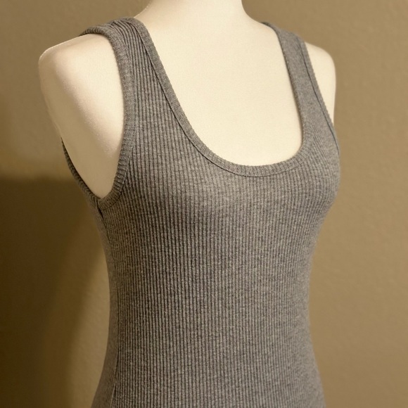 Mod Ref Tops - Mod Ref Aimé Tank Top Scoop Neck Size Small